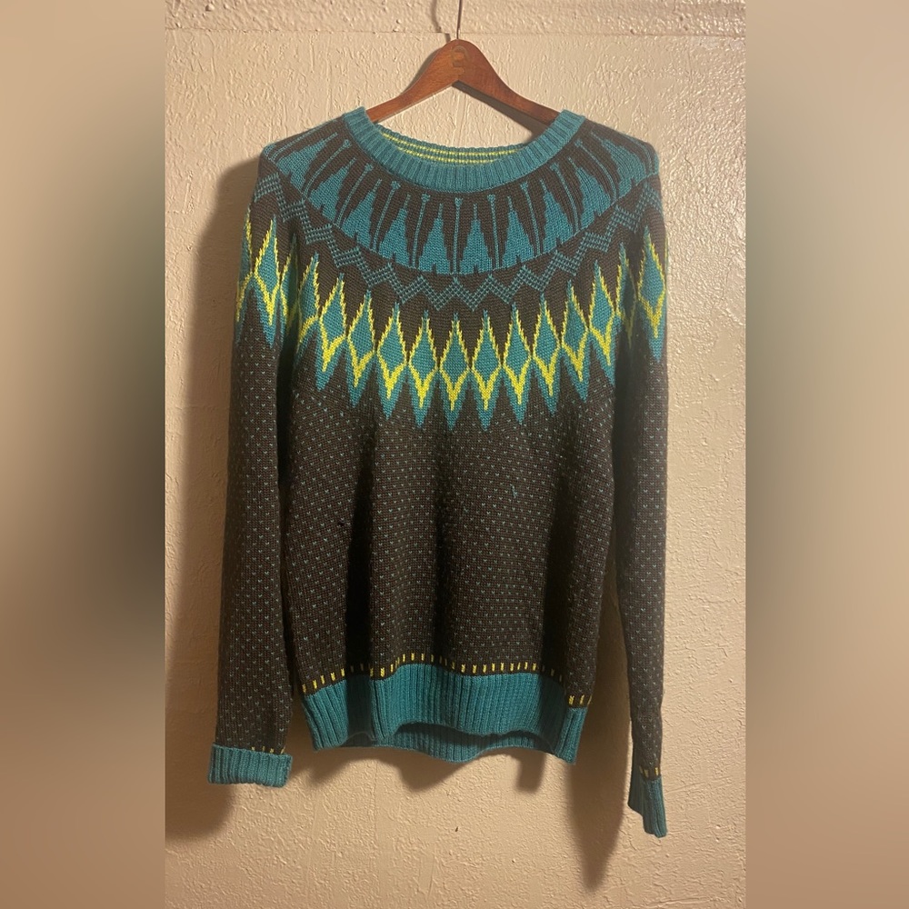 “Divided” European style acrylic sweater